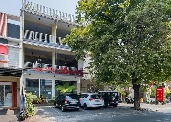 RedDoorz Premium @ Jalan Cengkeh Malang